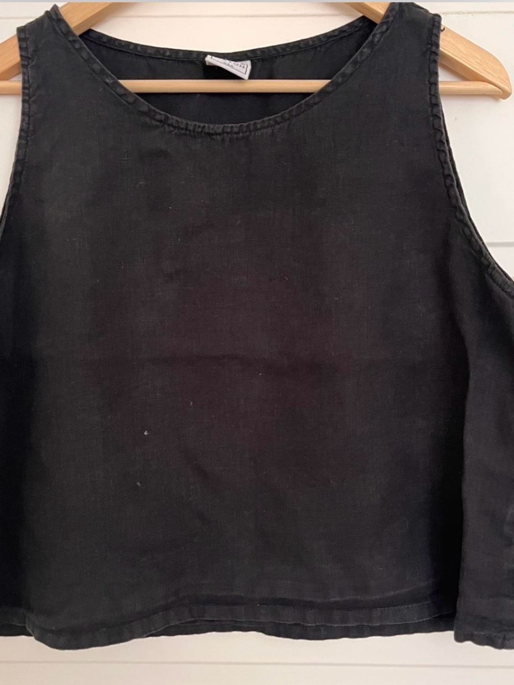 Women's Black Sleeveless Linen Tank Top